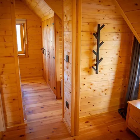 The Crown * ズラティボール