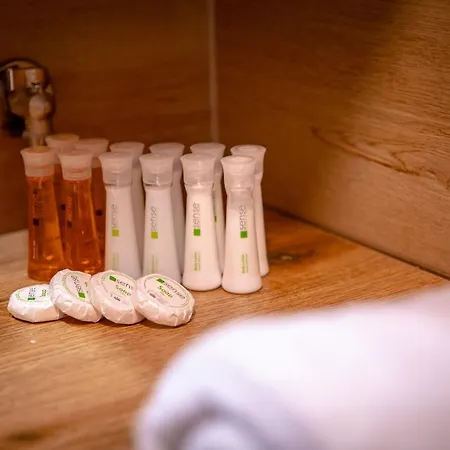 The Crown アパート ズラティボール